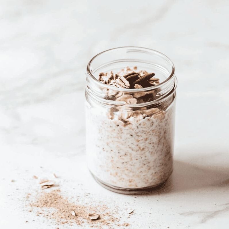 Overnight oatmeal - easy and healthy breakfast ideas for pregnant women